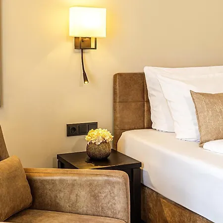 ホテル Victor's Residenz-hotel Teistungenburg 4*