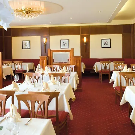 Victor's Residenz-hotel Teistungenburg فندق 4*